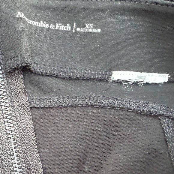 Abercrombie & Fitch Black Skinny Leggings Pants Zipper Metallic Women’s size XS - Picture 6 of 7